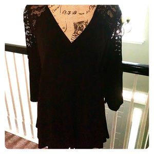 NWT Black Torrid Mock Wrap Top with Lacy arms SZ 1